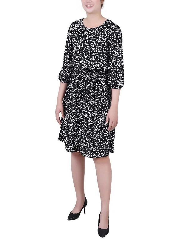Petites Womens Smocked Waist Knee-Length Sheath Dress